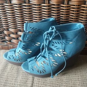 Women size 10 dollhouse wedge heels